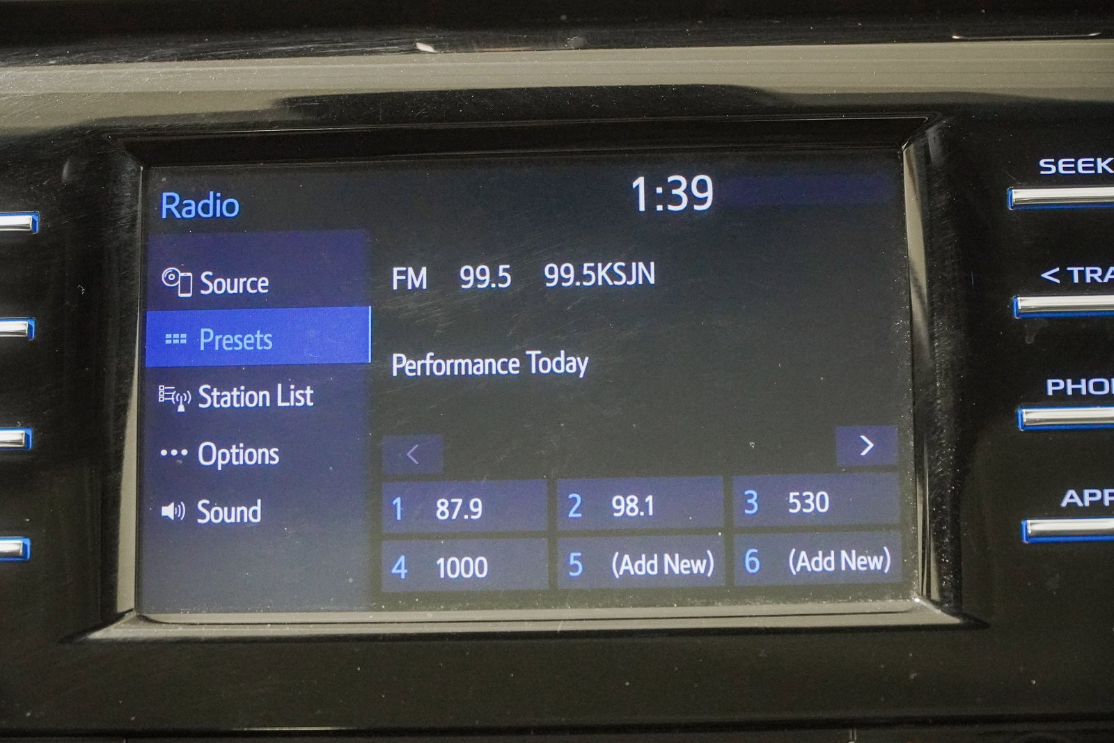 Used 2018 Toyota Camry XLE image 29