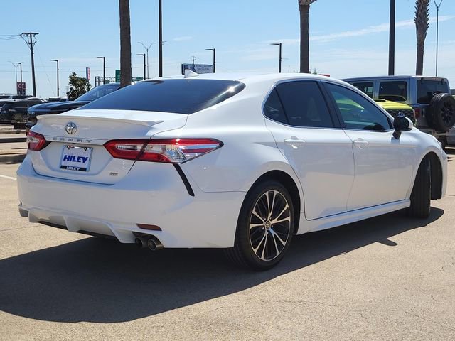 Used 2020 Toyota Camry SE w/ Carpet Mat Package image 3