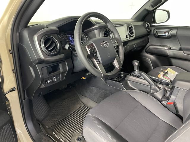 Used 2019 Toyota Tacoma TRD Off-Road AWD/4WD image 3