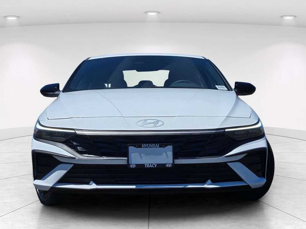 New 2026 Hyundai Elantra SEL Sport FWD image 2