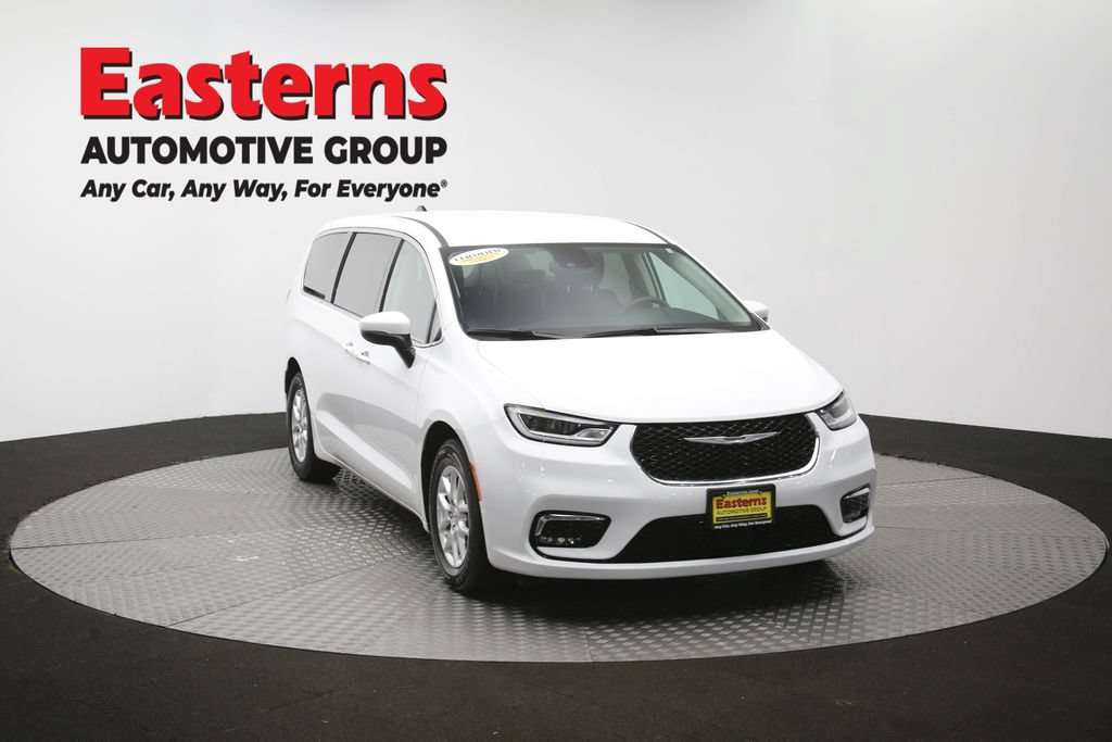 Used 2023 Chrysler Pacifica Touring-L FWD image 52