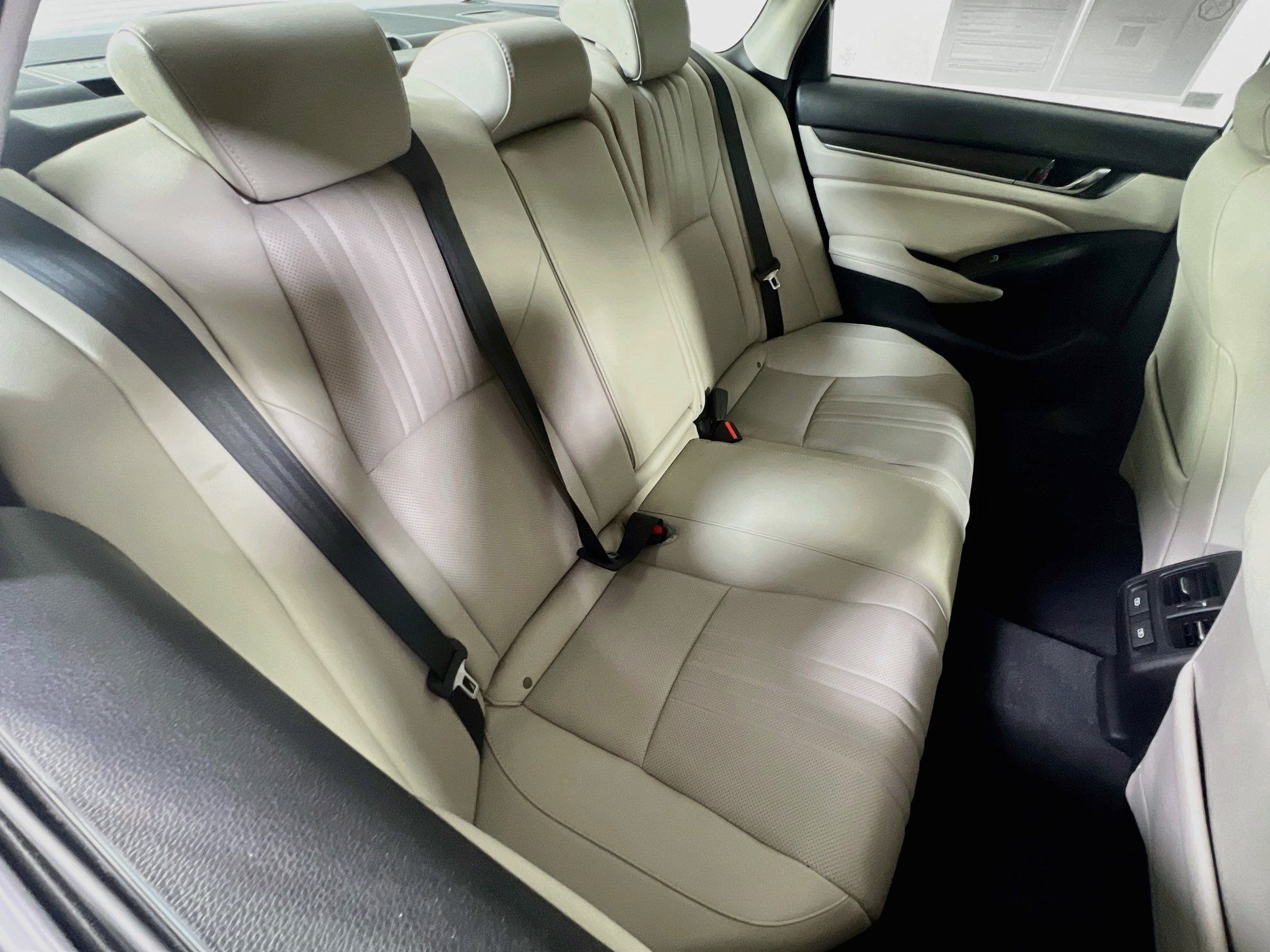 Used 2021 Honda Accord EX-L image 25