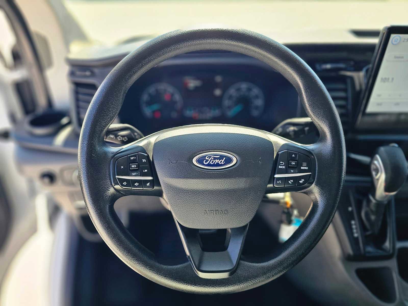 Used 2023 Ford Transit 350 XLT image 24