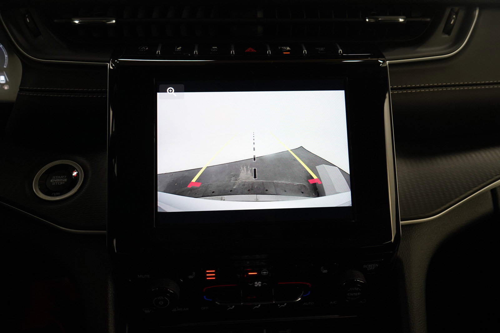 Used 2023 Jeep Grand Cherokee L Laredo image 30