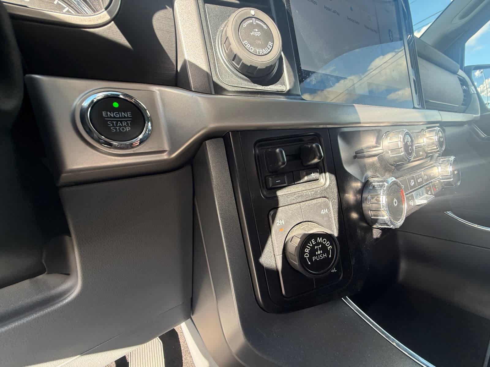 Used 2022 Ford F150 XLT w/ Equipment Group 302A High AWD/4WD image 19