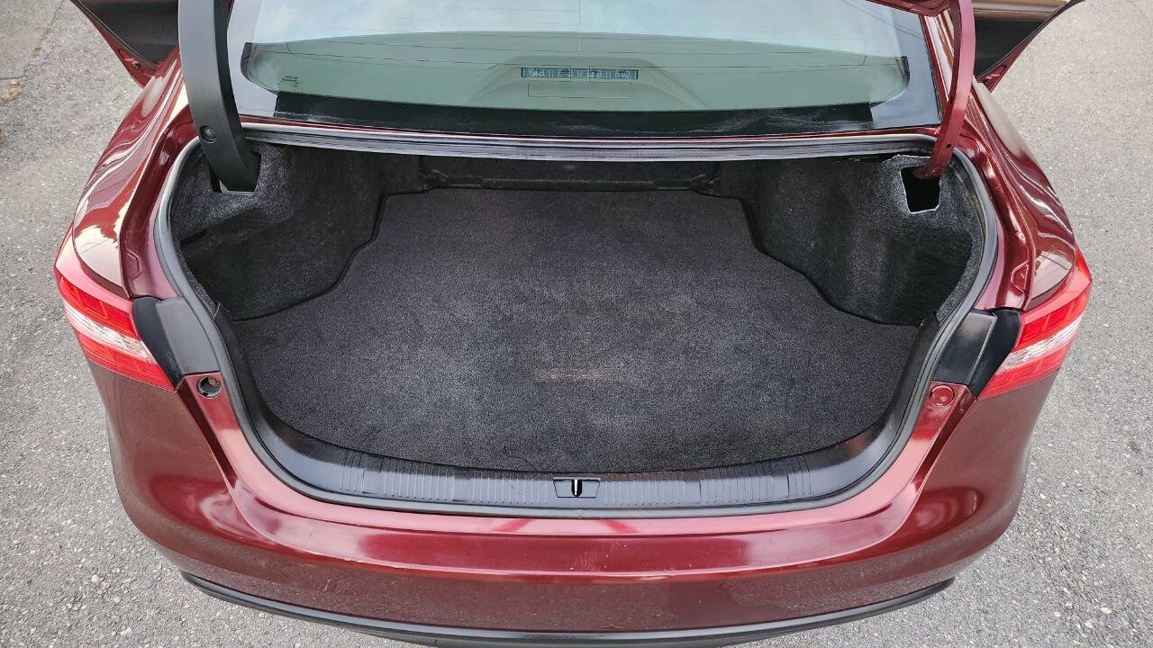 Used 2013 Toyota Avalon XLE Touring image 38