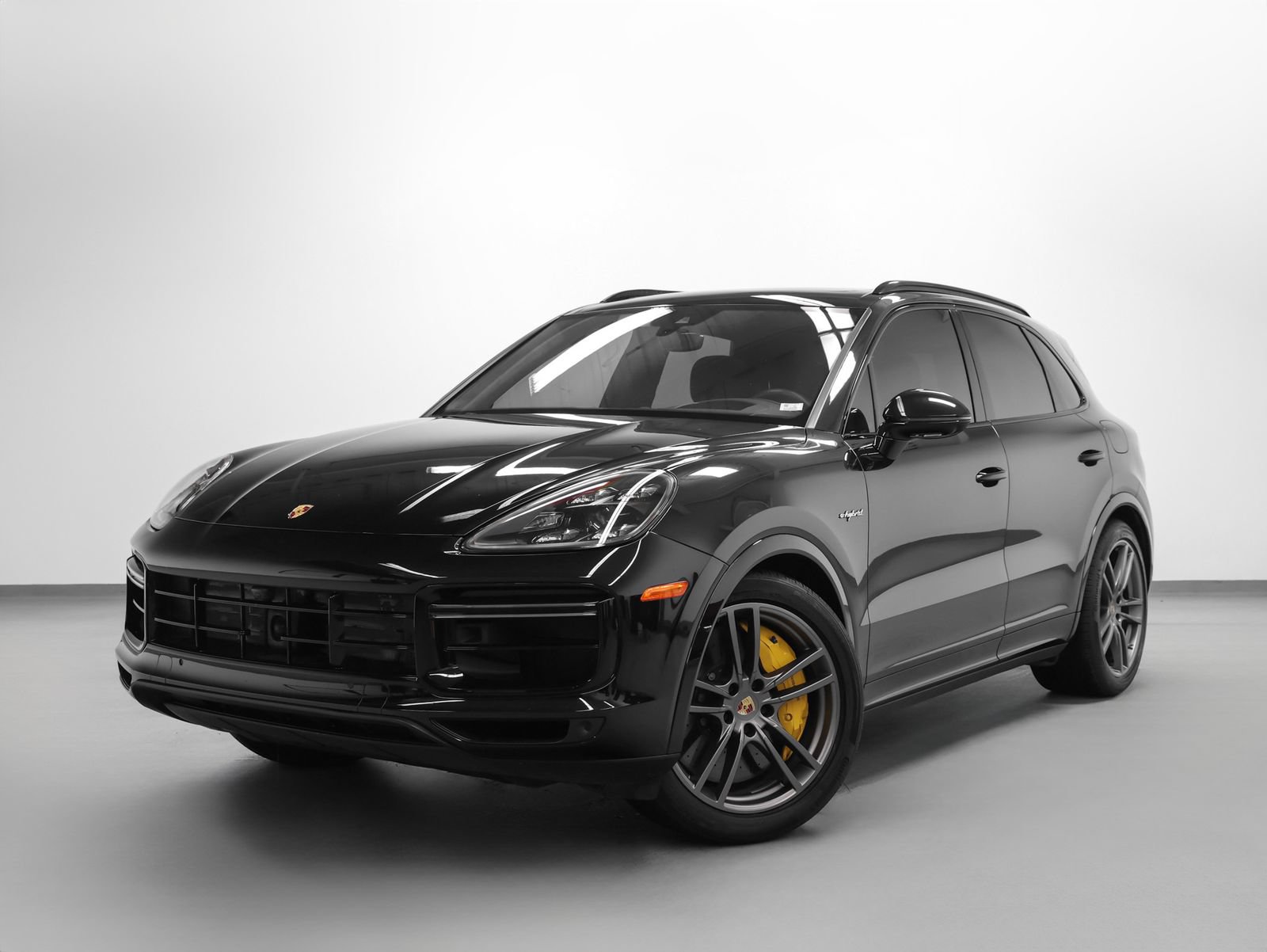 Certified 2023 Porsche Cayenne Turbo S AWD/4WD image 6