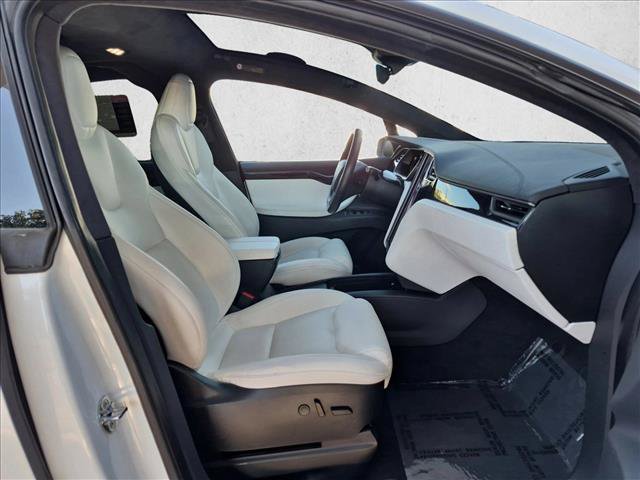 Used 2020 Tesla Model X Long Range AWD/4WD image 23