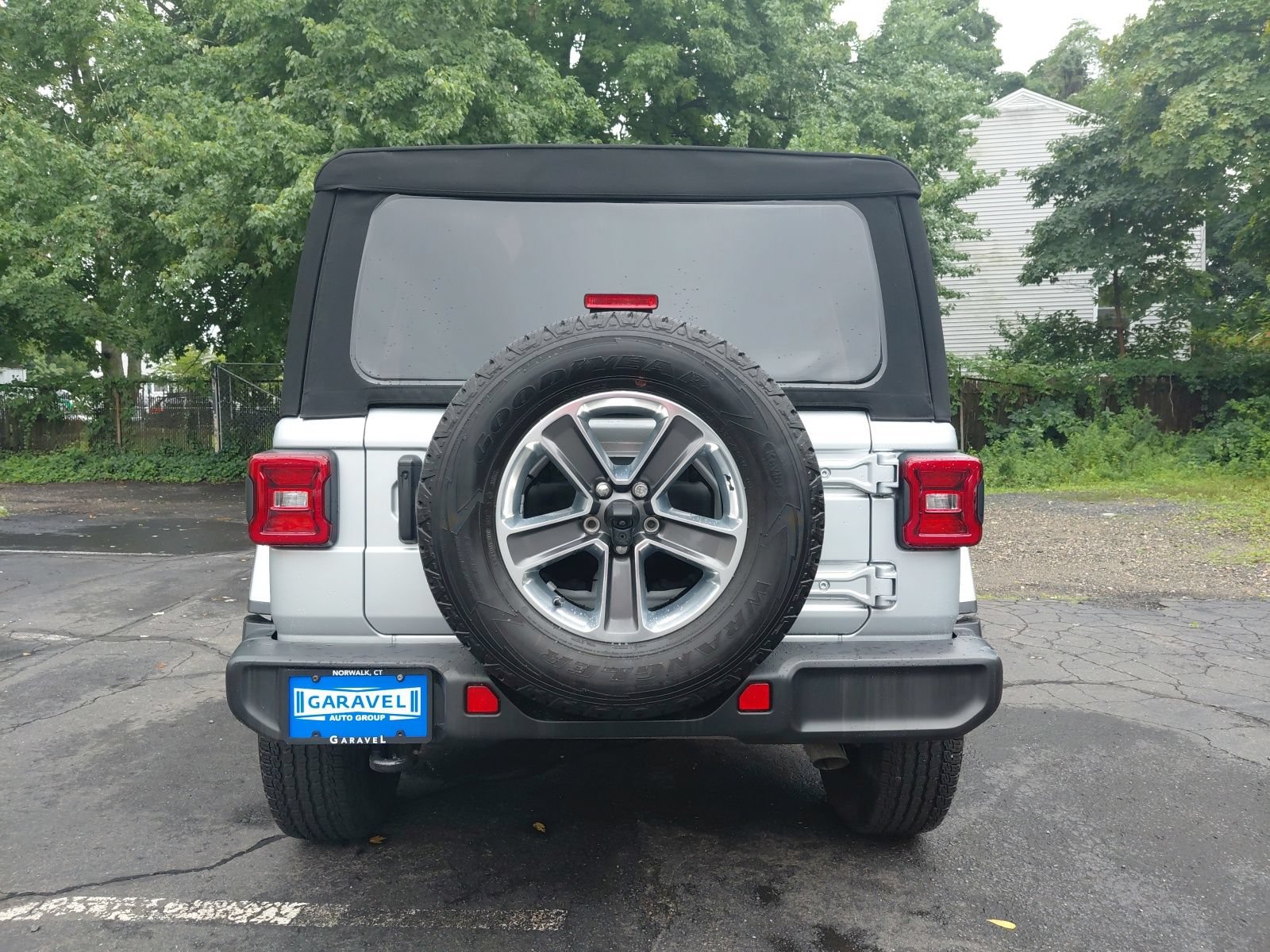 Used 2022 Jeep Wrangler Unlimited Sahara w/ LED Lighting Group AWD/4WD image 27