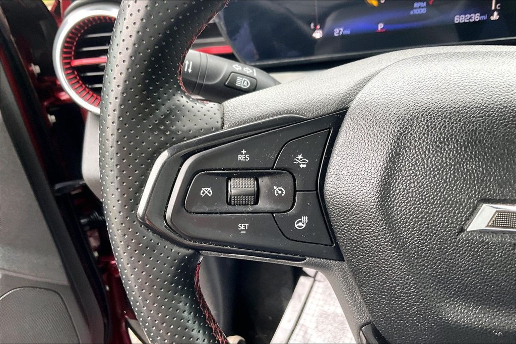 Used 2024 Chevrolet Trax RS w/ Sunroof Package FWD image 17