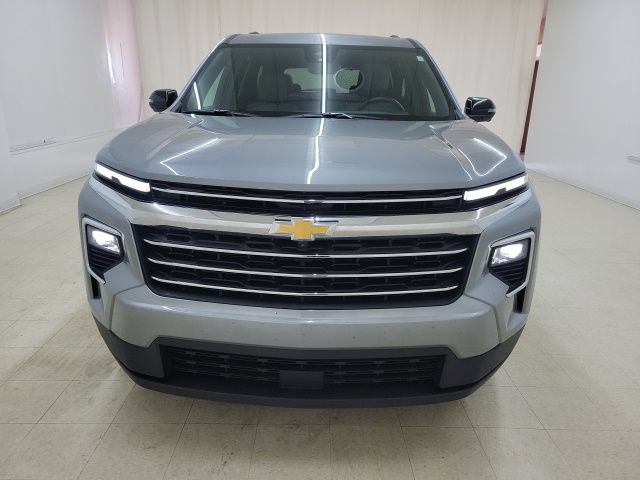Used 2026 Chevrolet Traverse LT w/ Driver Confidence Package FWD image 2