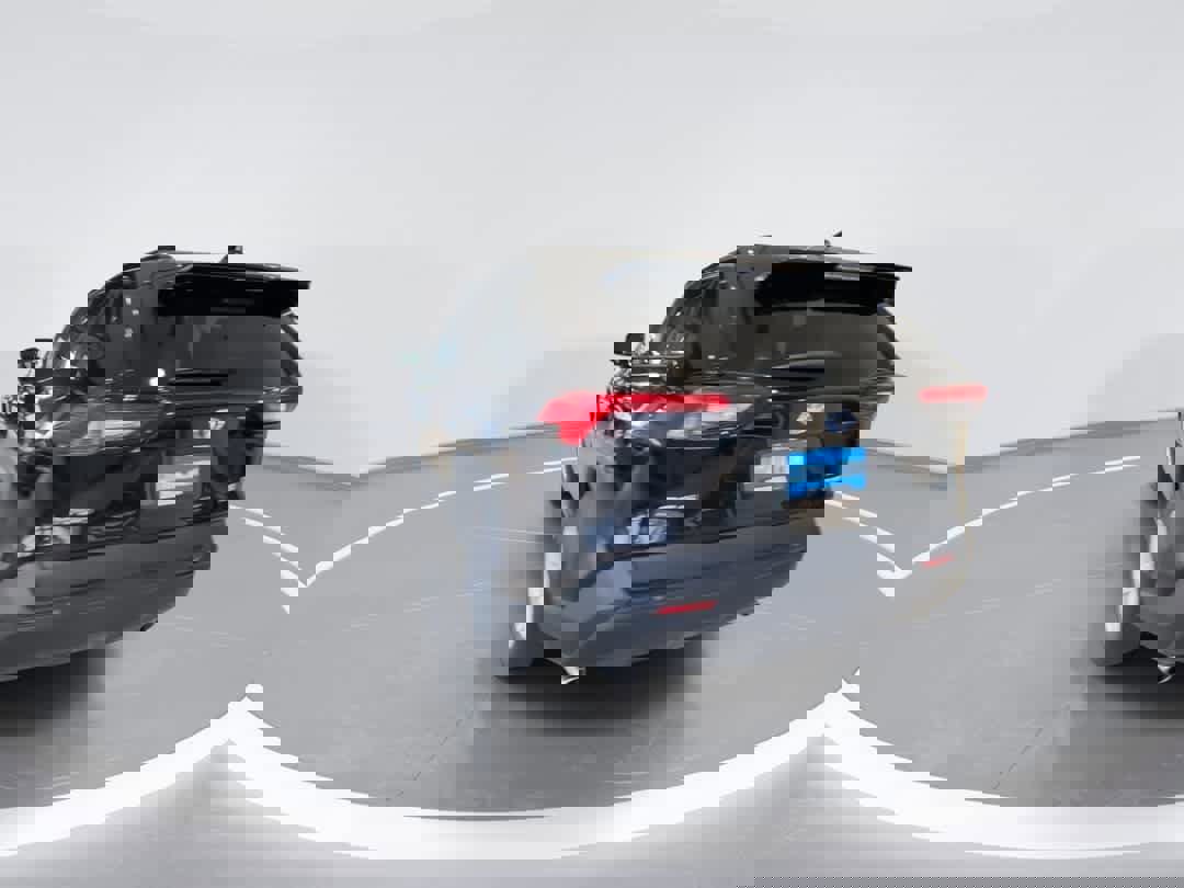 Used 2021 Toyota RAV4 XLE w/ Convenience Package image 7