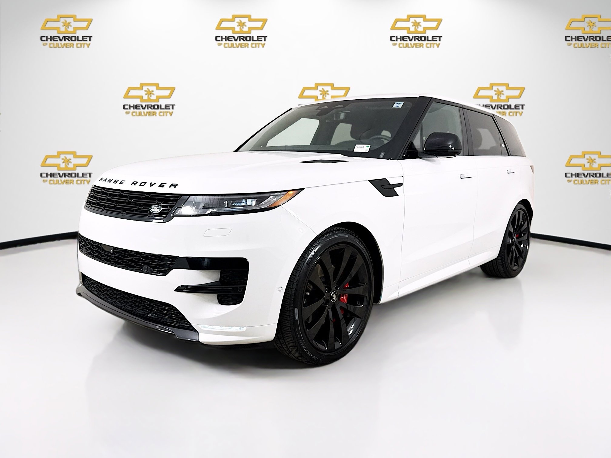 Used 2025 Land Rover Range Rover Sport Dynamic SE image 3