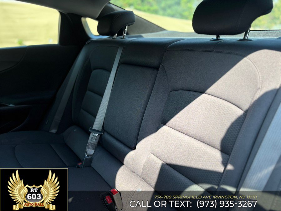 Used 2025 Chevrolet Malibu LT FWD image 9