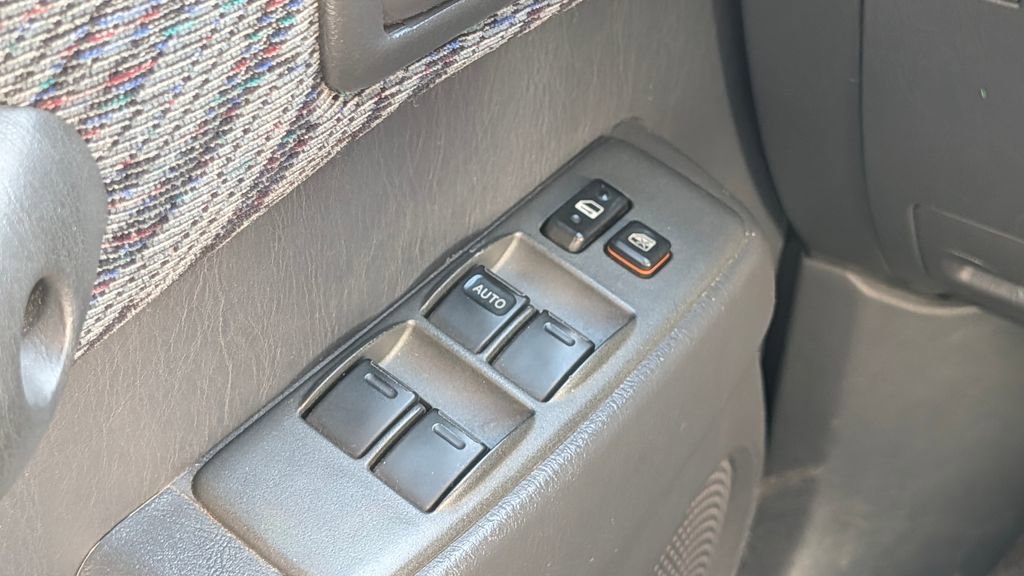 Used 1998 Toyota RAV4 2WD 4-Door image 25