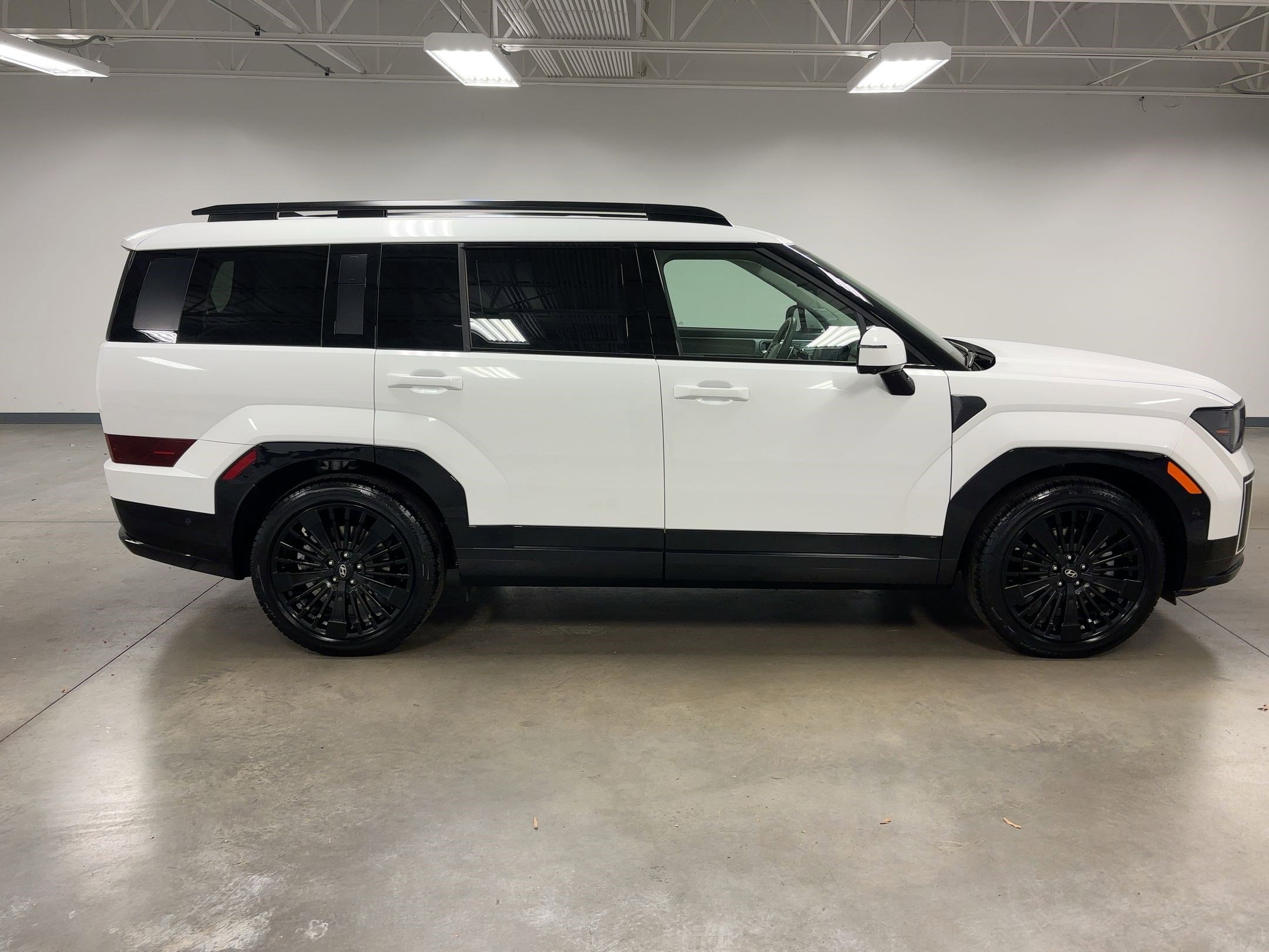 Used 2024 Hyundai Santa Fe Calligraphy image 7