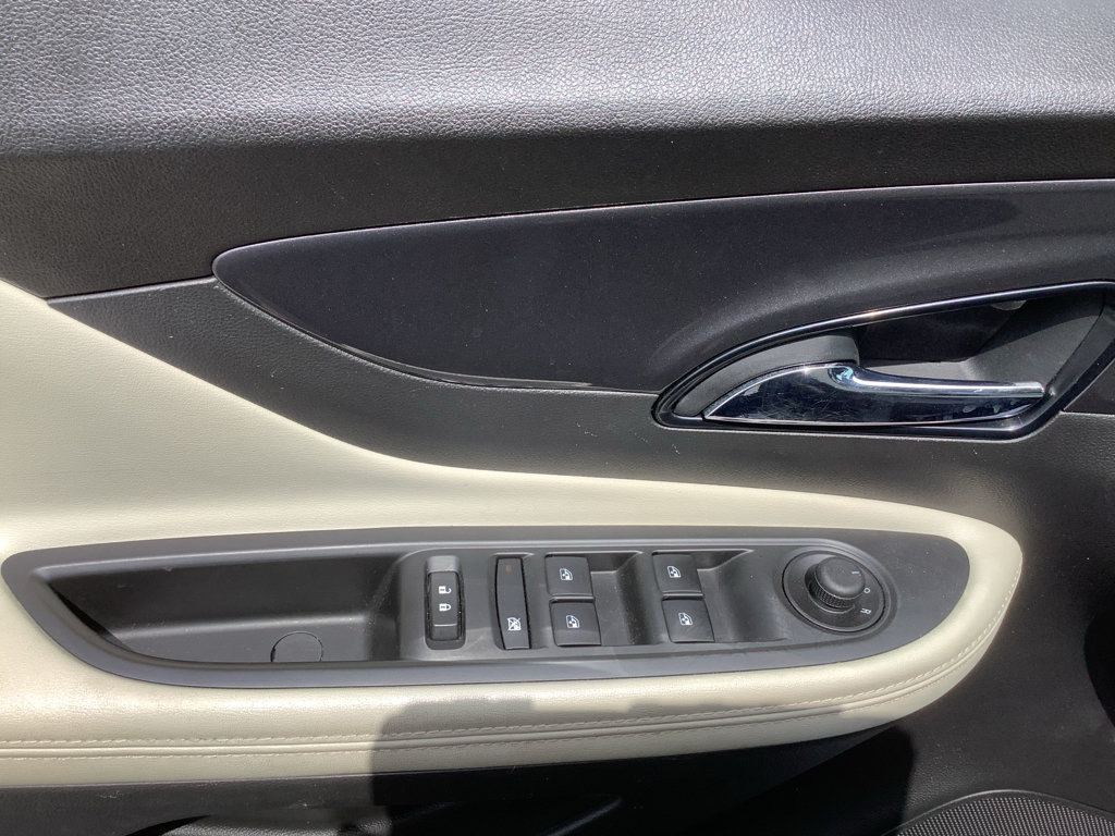 Used 2021 Buick Encore Preferred FWD image 11