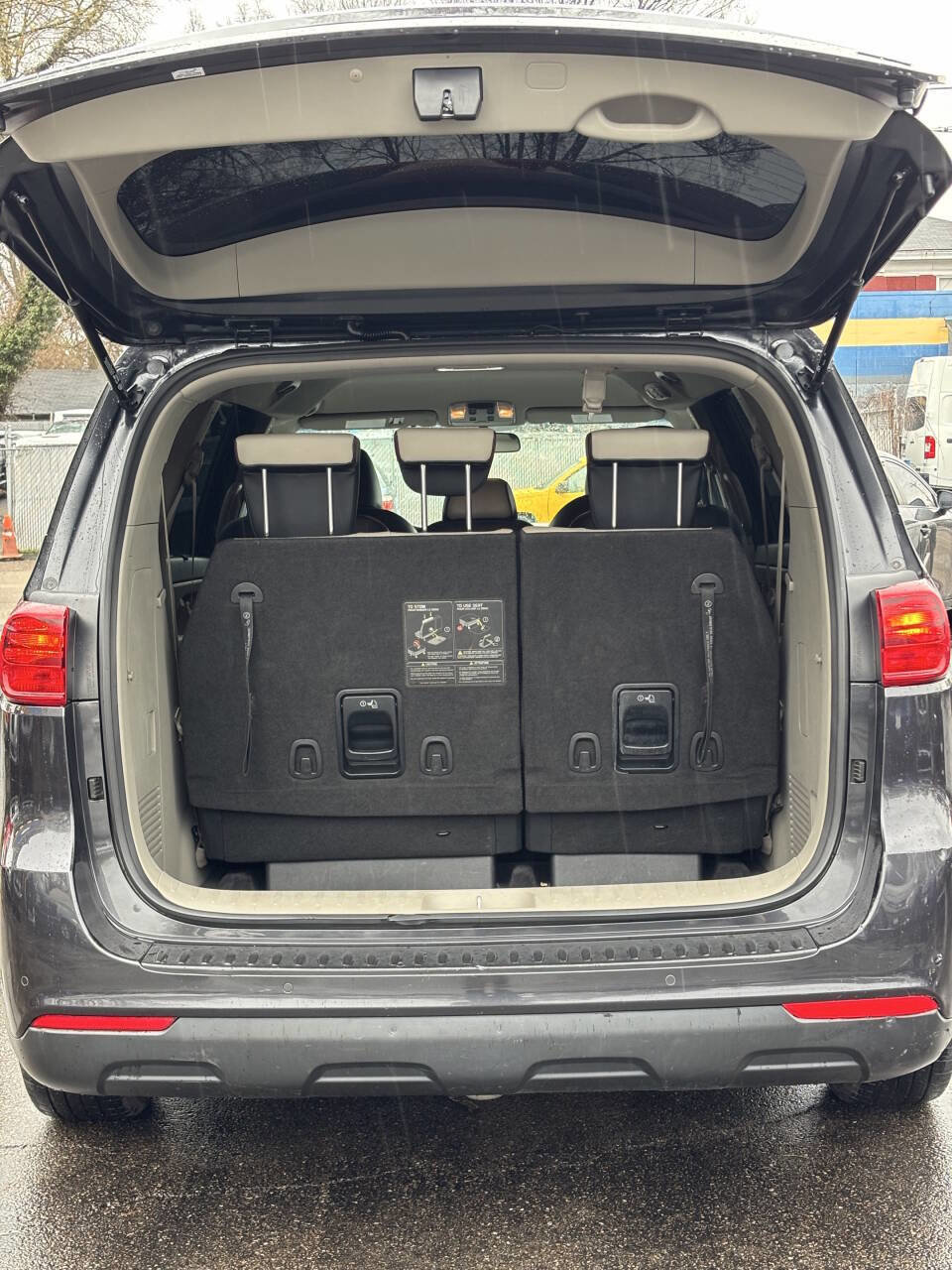 Used 2020 Kia Sedona EX image 9