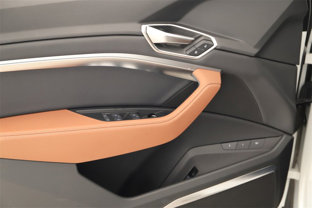 Certified 2024 Audi Q8 e-tron Premium Plus w/ Premium Plus Package image 23