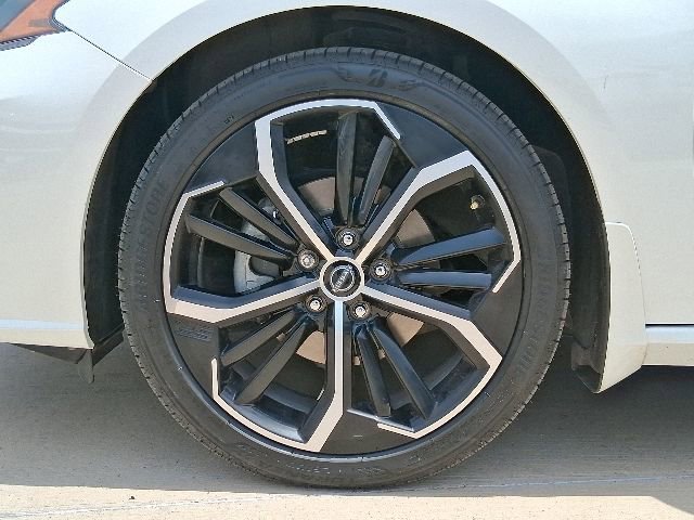 Used 2024 Nissan Altima 2.5 SR w/ SR Premium Package FWD image 25