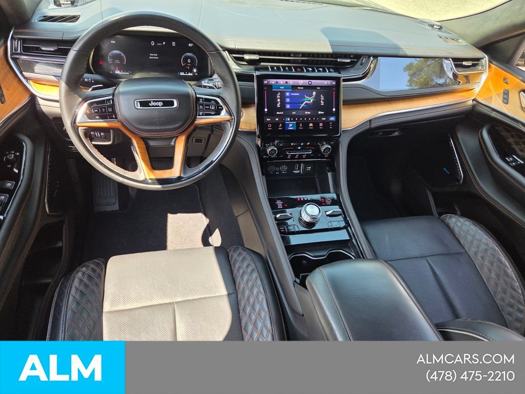 Used 2024 Jeep Grand Cherokee L Summit AWD/4WD image 13