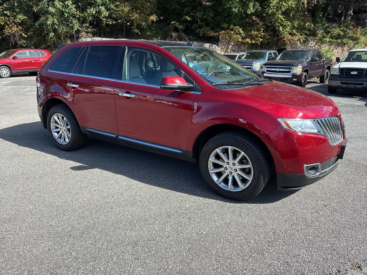 Used 2014 Lincoln MKX AWD w/ Equipment Group 102A image 4