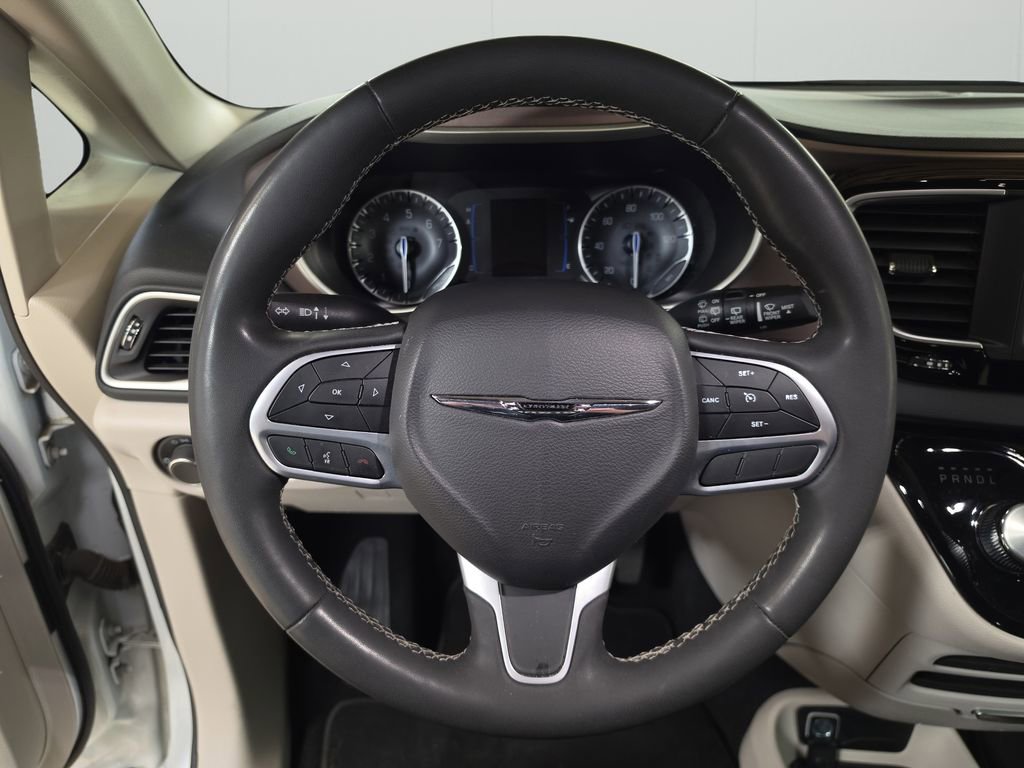 Used 2023 Chrysler Voyager LX image 18