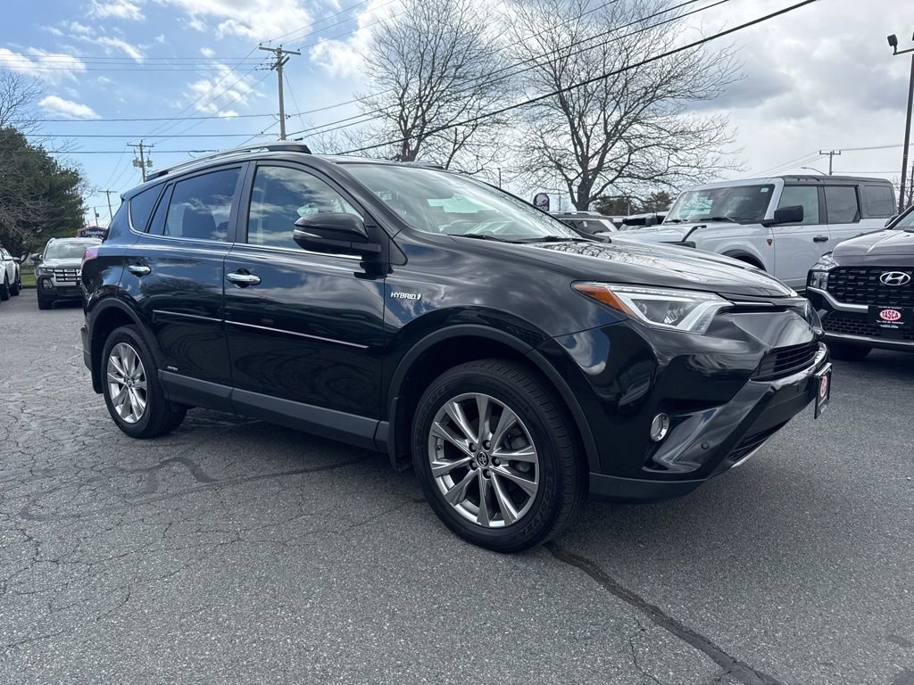 Used 2017 Toyota RAV4 Limited image 4