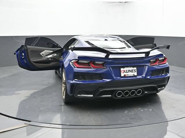 Used 2025 Chevrolet Corvette Z06 w/ Z07 Performance Package RWD image 44