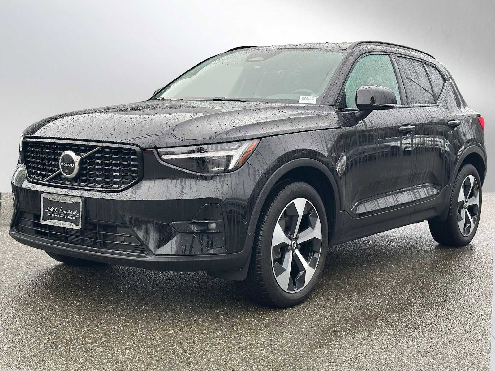 Used 2025 Volvo XC40 B5 Plus w/ Protection Package Premier image 7