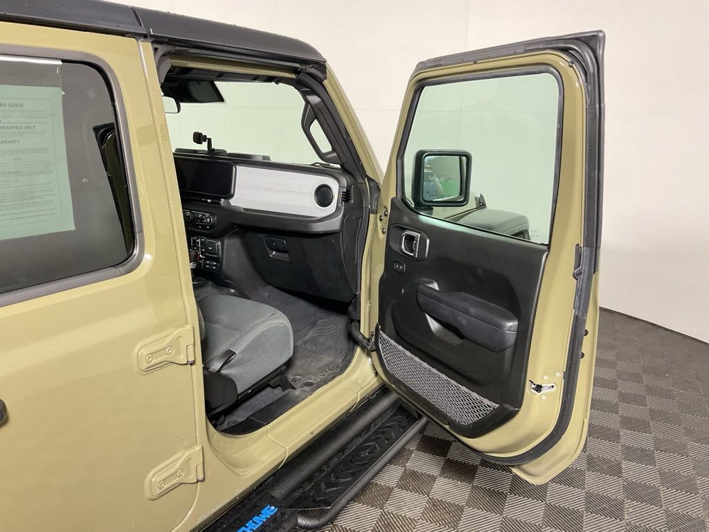 Used 2025 Jeep Wrangler Unlimited Sport AWD/4WD image 35