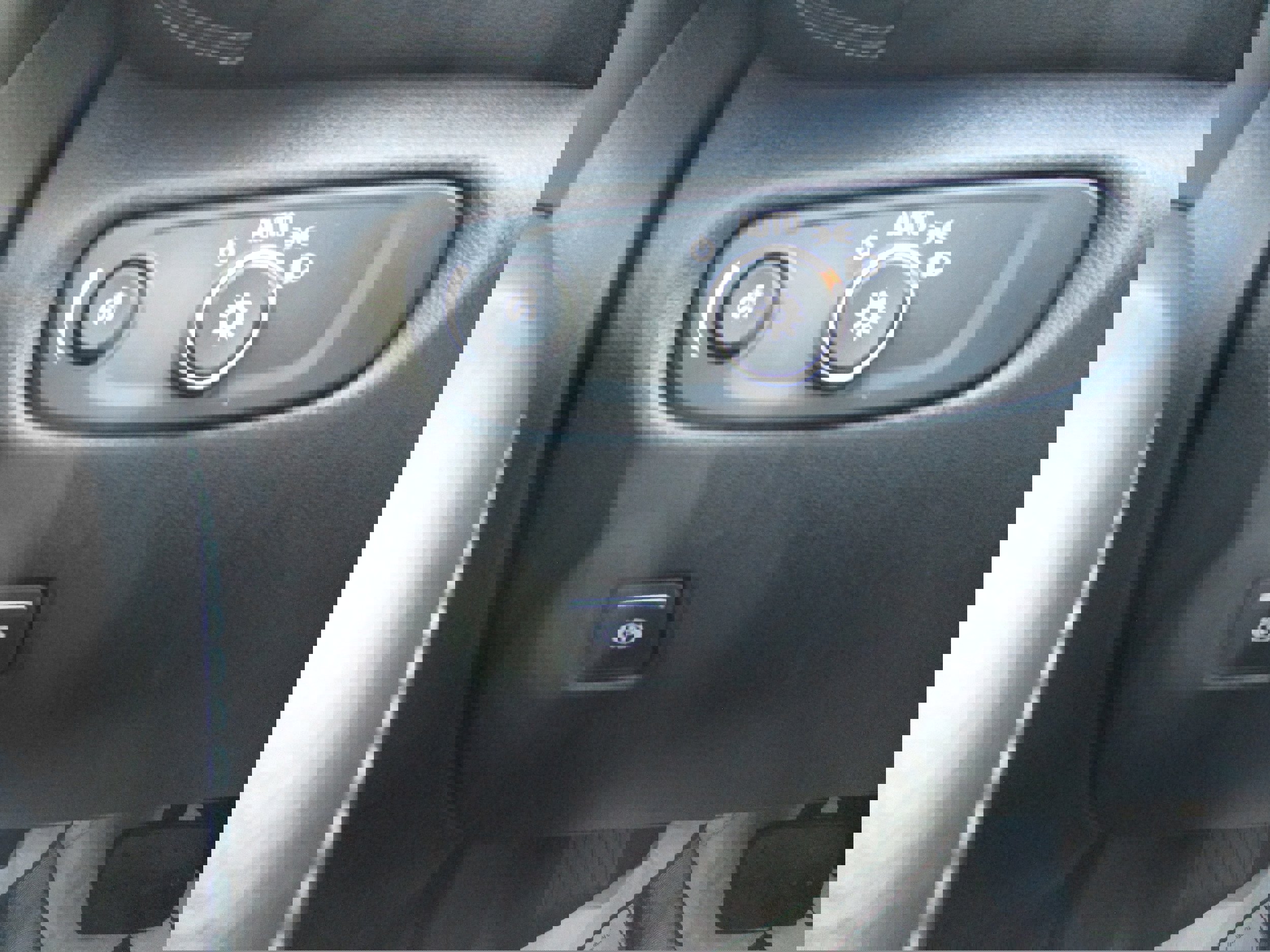 Used 2019 Chevrolet Blazer LT image 16