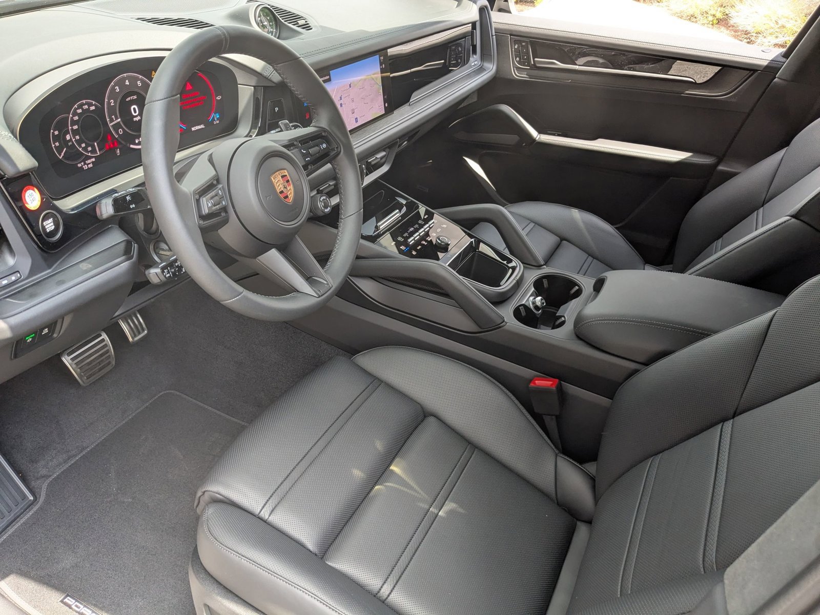 New 2026 Porsche Cayenne GTS AWD/4WD image 4