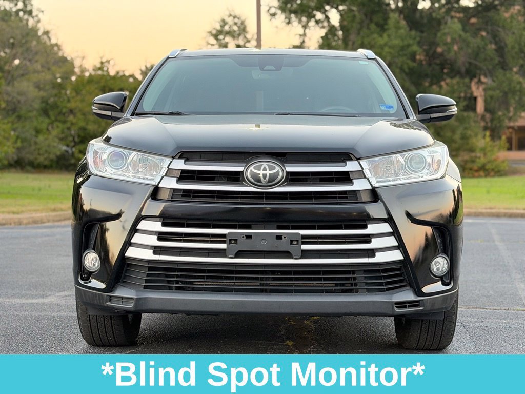 Used 2017 Toyota Highlander XLE w/ Carpet Mat Package AWD/4WD image 14