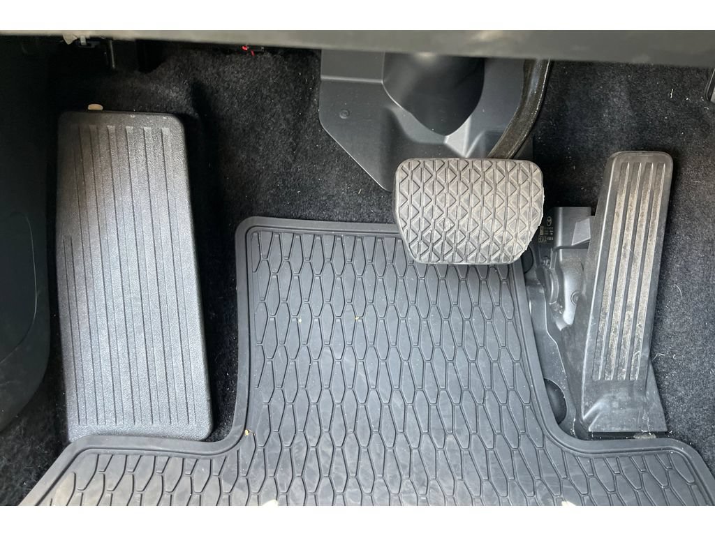 Certified 2023 MAZDA MAZDA3 s FWD image 40