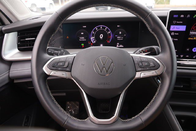 Used 2026 Volkswagen Tiguan SE FWD image 11