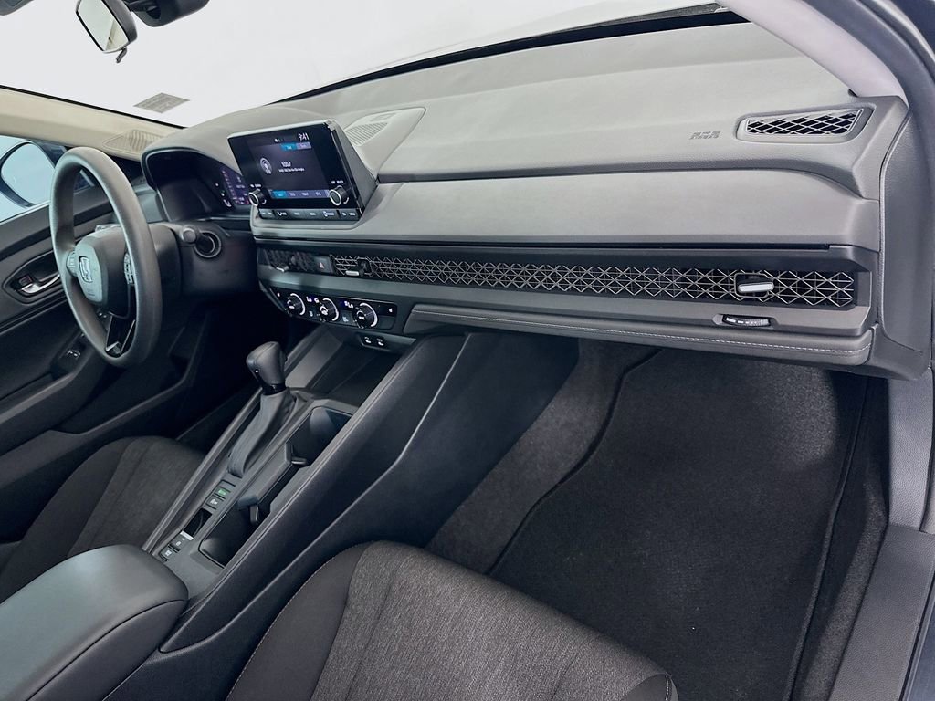 Certified 2023 Honda Accord EX image 28
