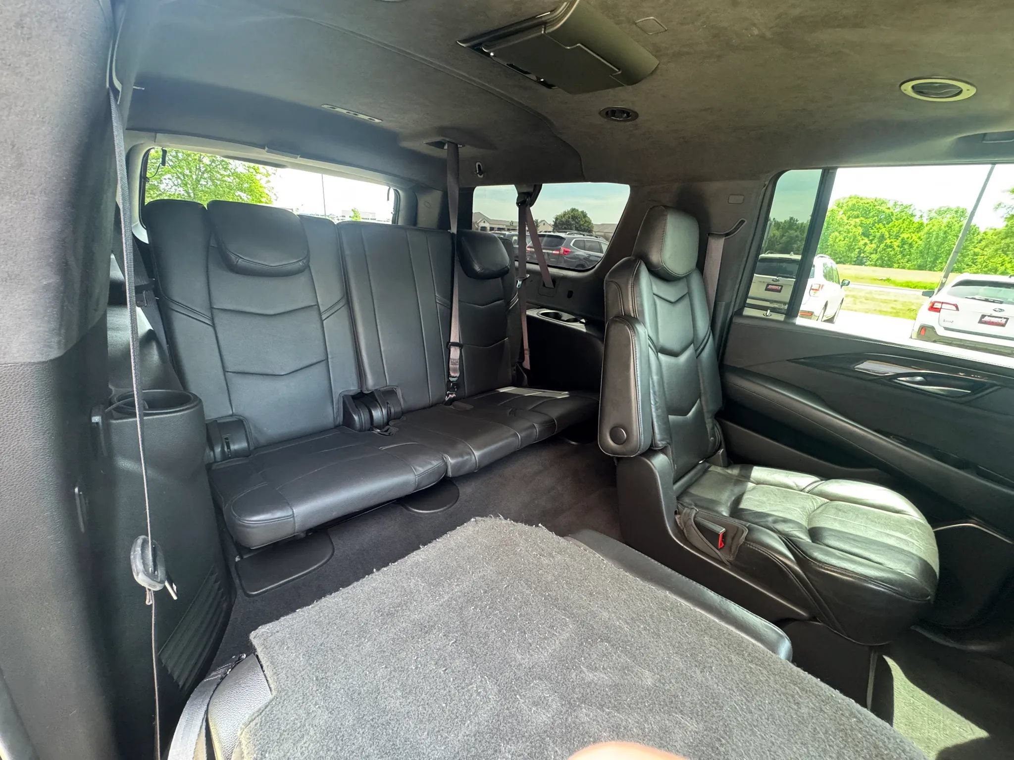 Used 2016 Cadillac Escalade ESV Platinum AWD/4WD image 18