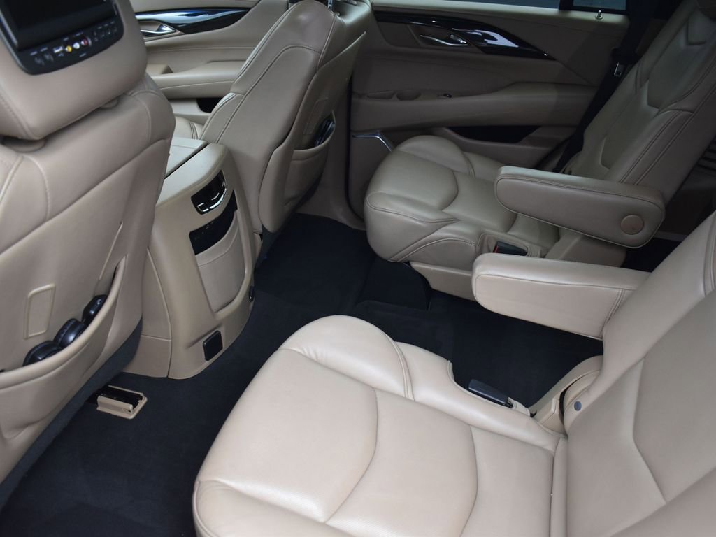 Used 2019 Cadillac Escalade Platinum image 24