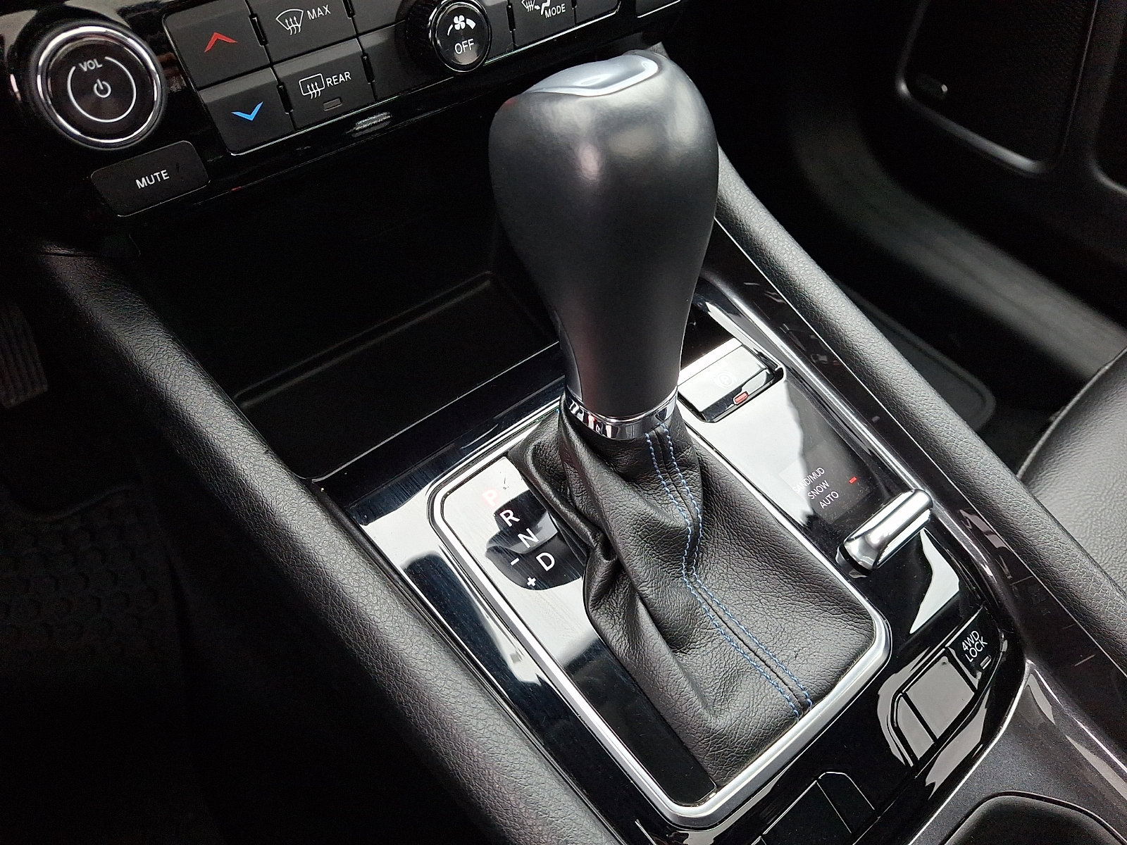 Used 2022 Jeep Compass Latitude w/ Sun and Sound Group image 17