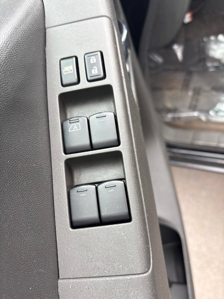 Used 2018 Nissan Frontier PRO-4X AWD/4WD image 14