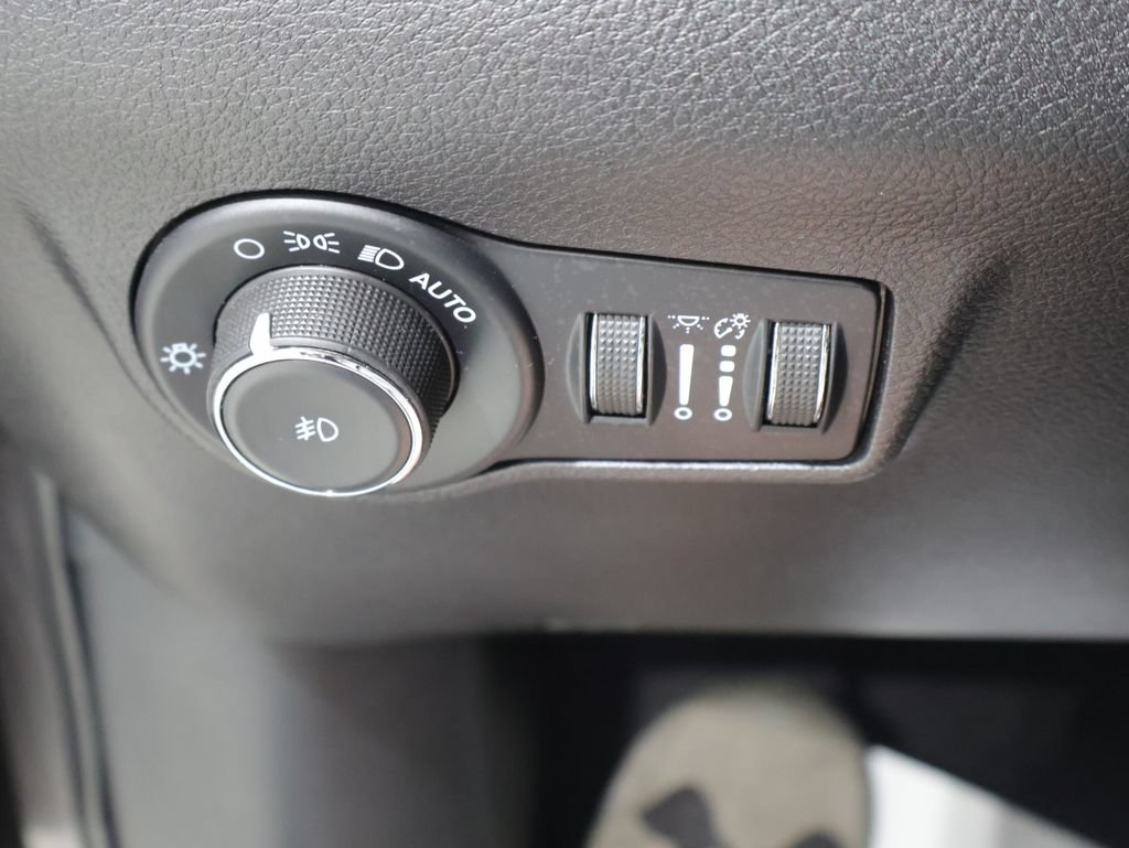 Used 2023 Jeep Compass Limited AWD/4WD image 30