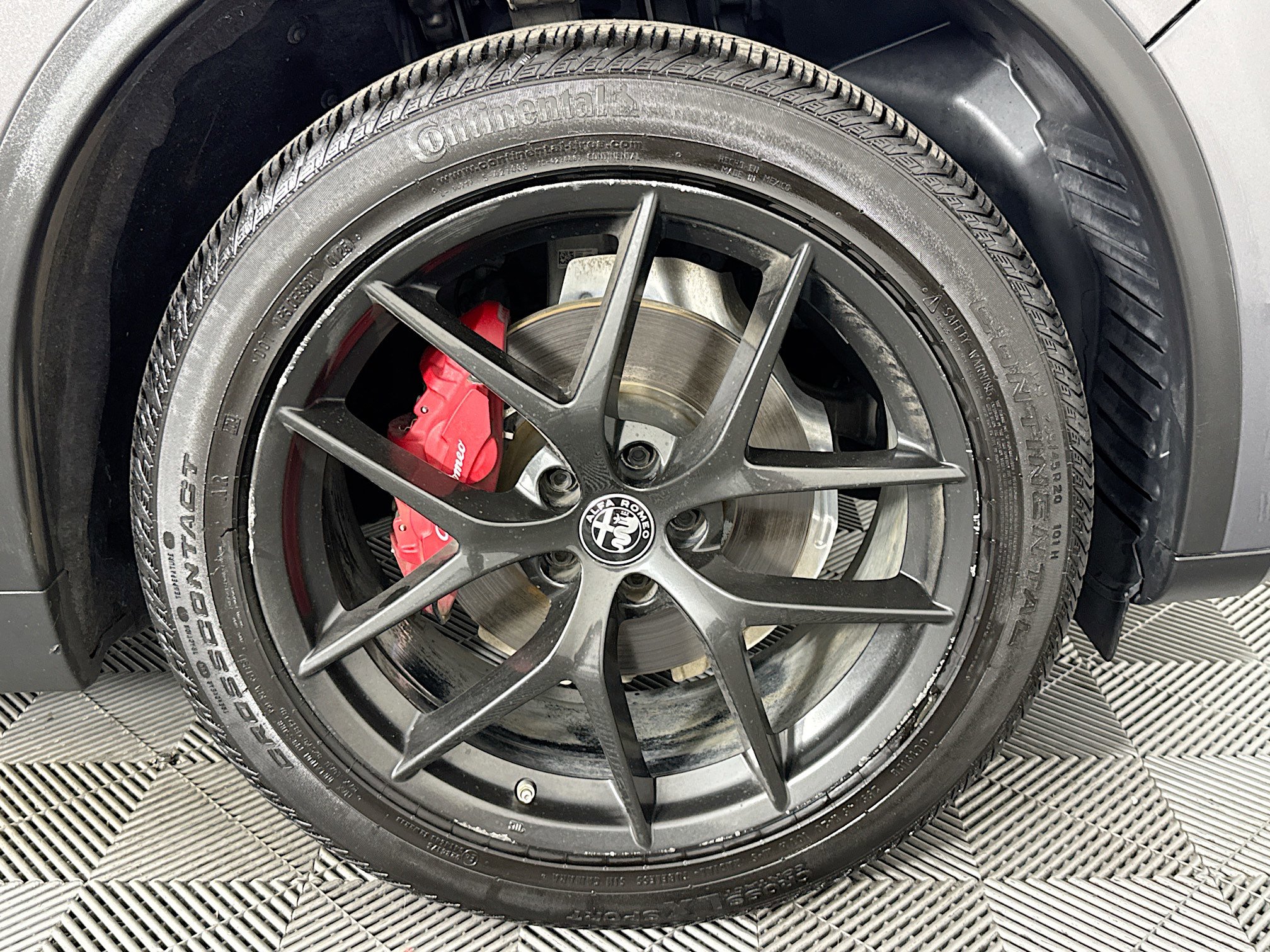 Used 2019 Alfa Romeo Stelvio w/ Nero Edizione RWD image 31