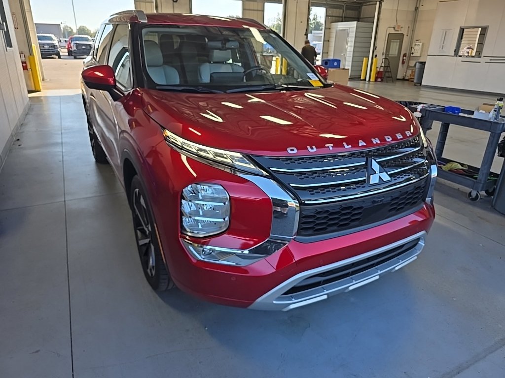 Used 2022 Mitsubishi Outlander SEL FWD image 1