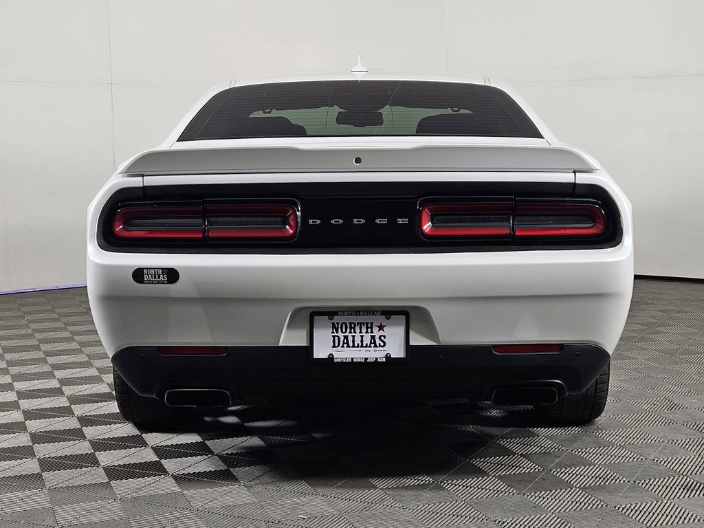 Used 2015 Dodge Challenger R/T w/ Quick Order Package 28B R/T RWD image 4