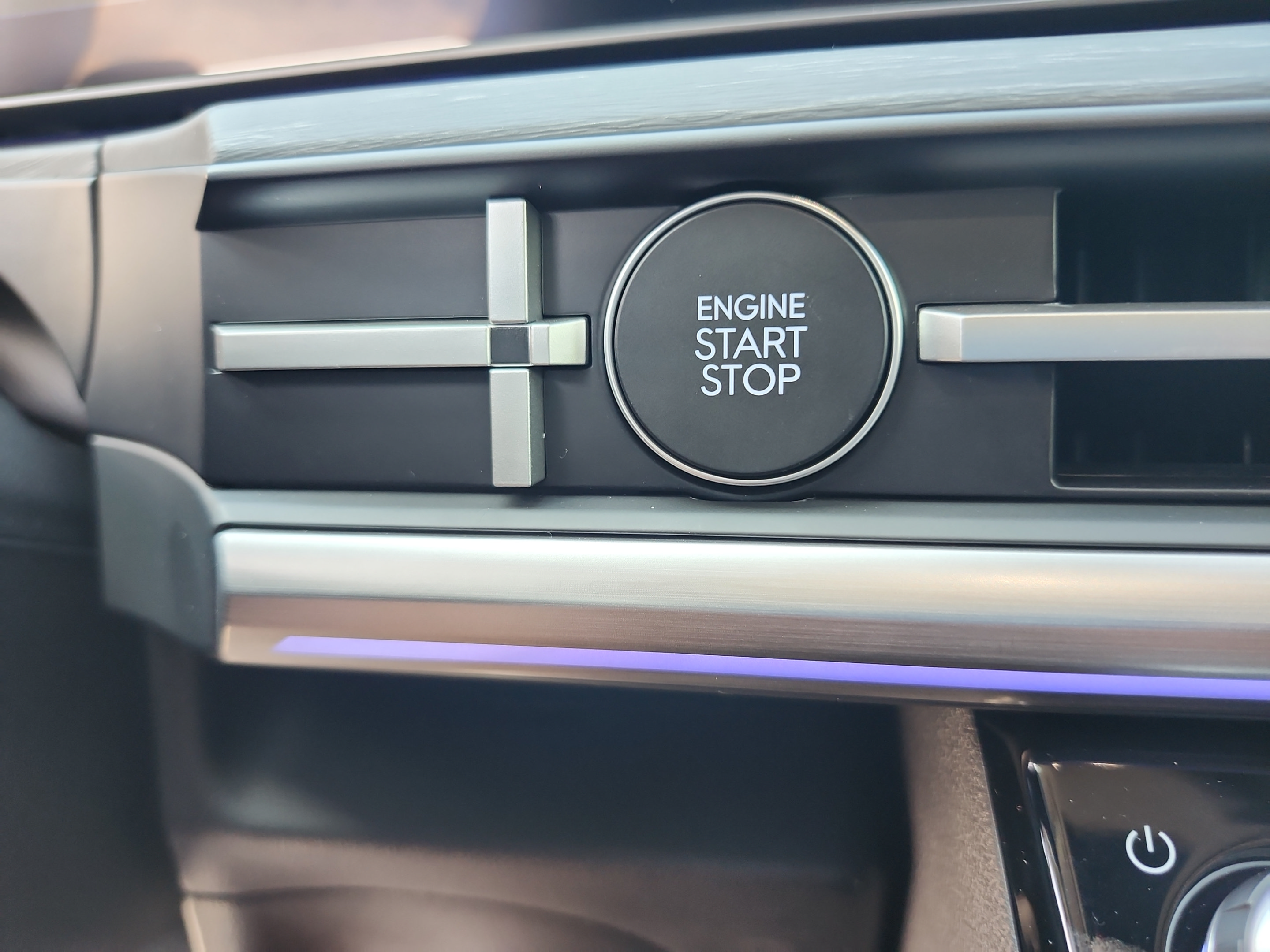 New 2026 Hyundai Santa Fe Limited FWD image 30