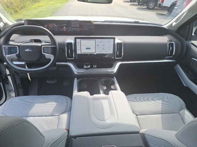 New 2025 Ford Expedition Platinum image 11