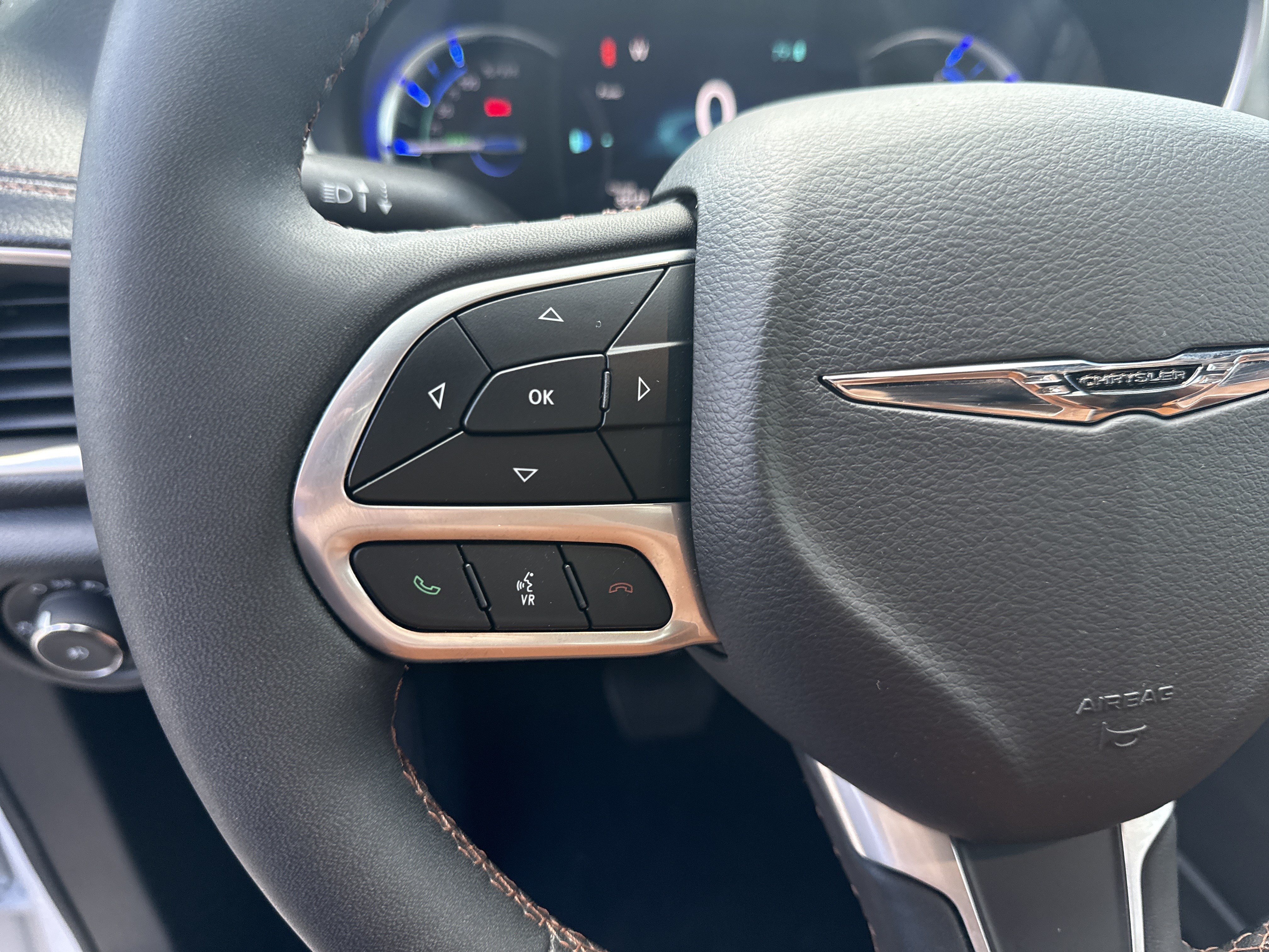 Used 2024 Chrysler Pacifica Pinnacle FWD image 27