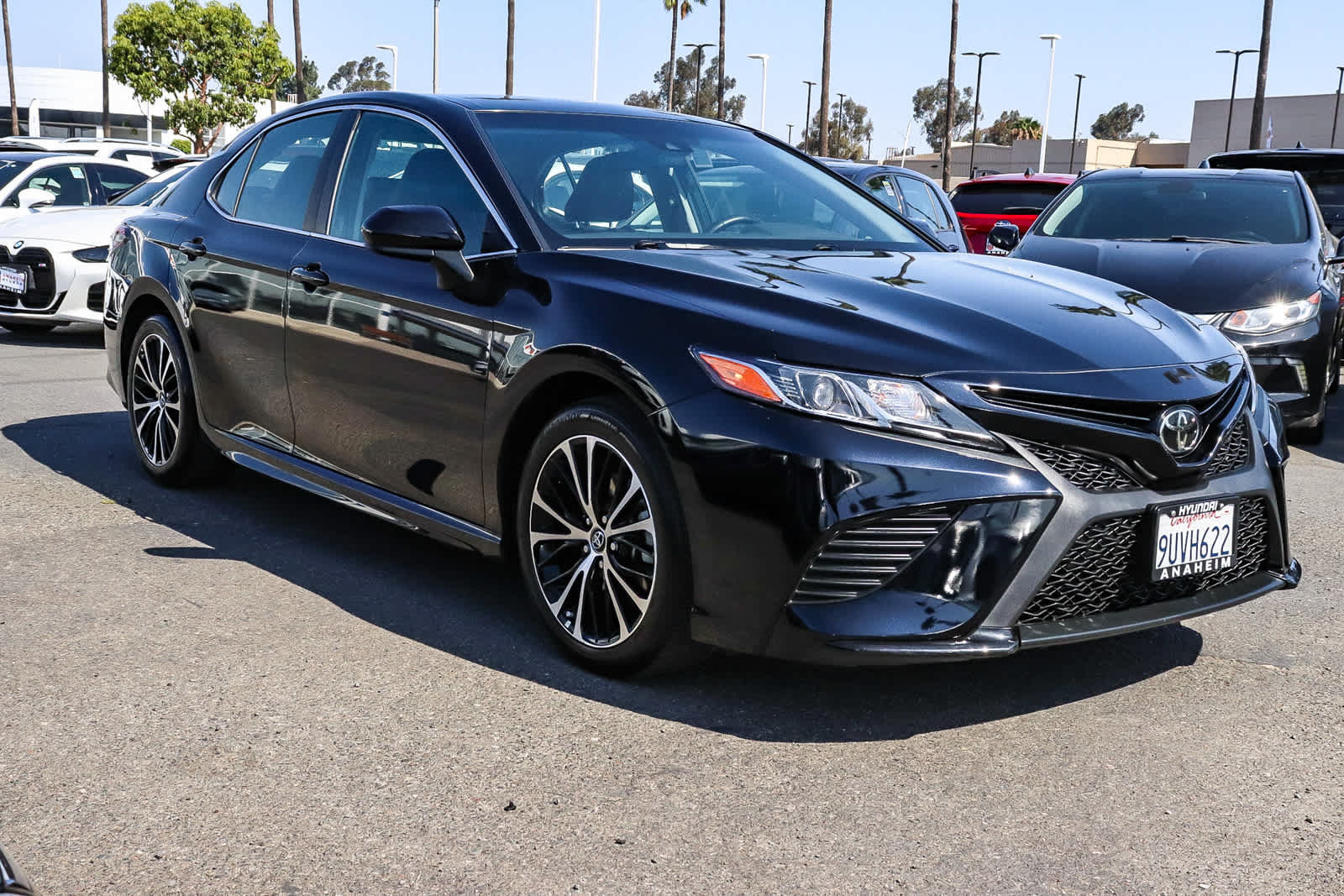 Used 2018 Toyota Camry SE FWD image 3