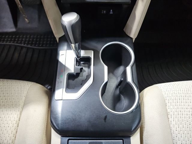 Used 2014 Toyota Camry LE image 19